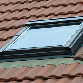 Pose et changement de fenêtre de toit et Velux 77